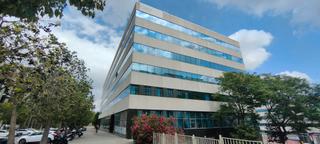 Miete Büro in Carrer de frederic mompou 4. Oficina diáfana y con mucha luz natural