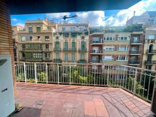 Location Appartement  Carrer de roger de llúria. Vivienda a 5' pseo de gracia , 4 habitaciones dobles, cocina y b