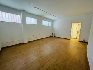 Affitto Ufficio  Carrer dels madrazo. Oficina planta baja en galbany 77 m2
