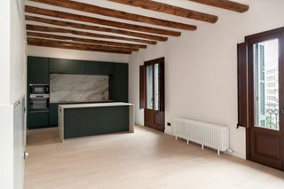 Lloguer Pis  Rambla de catalunya. Piso a estrenar 98 m2 ubicado en edificio clásico , junto paseo