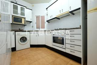 Ground floor  Carrer de malgrat. ¡encantador bajo con techos altos en calle tranquila!