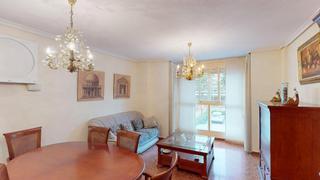 Pis  Carrer de l'escultor marià benlliure. Dúplex en venta - excelente ubicación junto a la estación