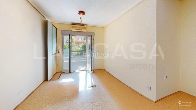 Foto b728b5bd-6413-4f58-b377-f89e2273e1d4. Etagenwohnung mit parking in Aiora Valencia