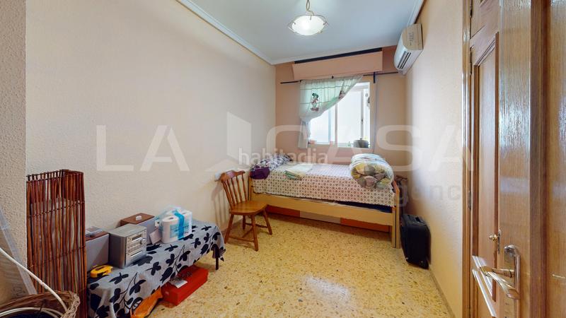 Foto e41030ac-de3a-4d83-be04-891f39f7437b. Etagenwohnung mit parking in Aiora Valencia