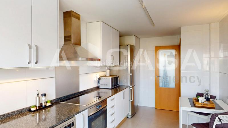 Foto ceddc9f6-5ad9-428e-a5cd-990ffe405ee9. Etagenwohnung mit parking in Santa Rita Paterna