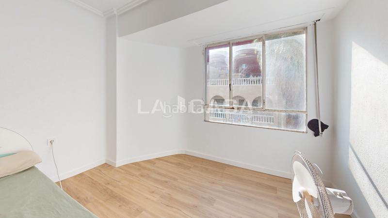 Foto 8f8fb8bc-6508-47db-bfe8-cb0d7abbebf2. Appartement dans Natzaret Valencia