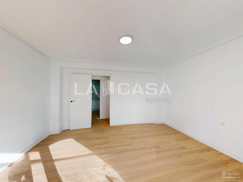 Foto cd277cd1-2355-4212-800f-03a18df131b3. Appartement dans Natzaret Valencia