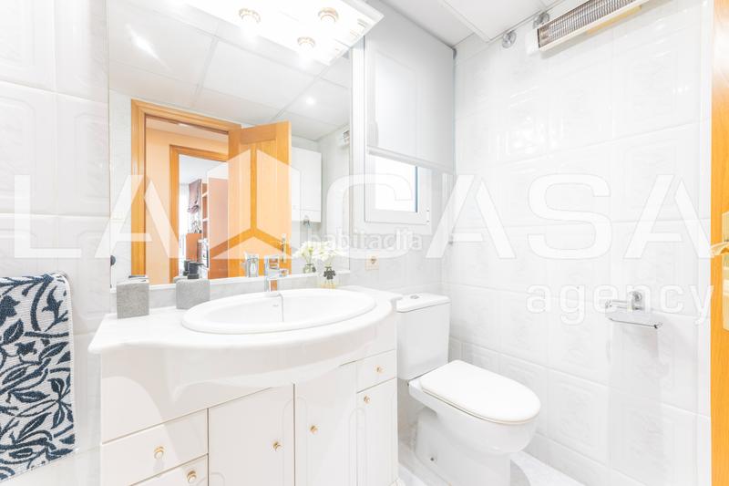 Foto da916ce3-5d4e-49de-9f46-8a98872d587a. Appartement avec chauffage parking dans Aiora Valencia