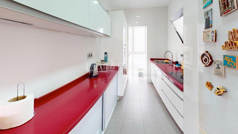 Foto 8a25add3-2e70-4e30-aea4-f1cb75de78f3. Appartamento con parcheggio in Camí Fondo Valencia