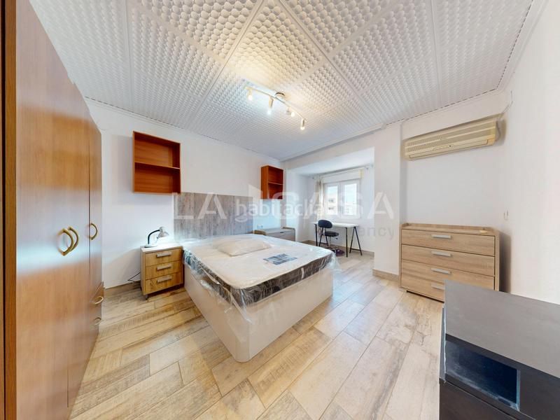 Foto fb2f76be-ad1a-4101-94d9-eec9eca84c3c. Appartement dans Aiora Valencia