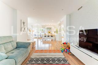 Casa aparellada a Olimar-Carambolo-Atalaya de Levante. Chalet pareado en venta en parcela 29