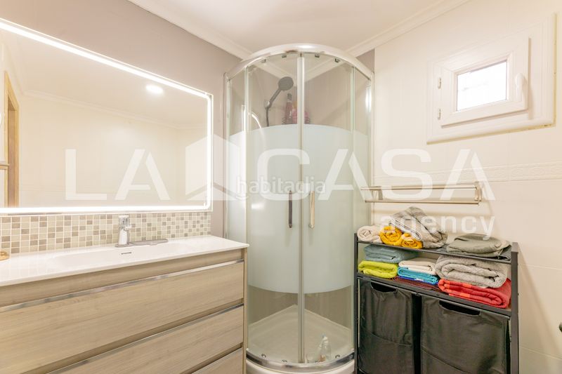 Foto 911ec41c-ea36-41ce-929d-e0910adffe6d. Pis a Penya-Roja - Avda. Francia Valencia