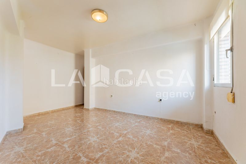 Foto 127dddaa-1f47-43e8-abb0-c8d60a22a248. Pis a Trinitat Valencia