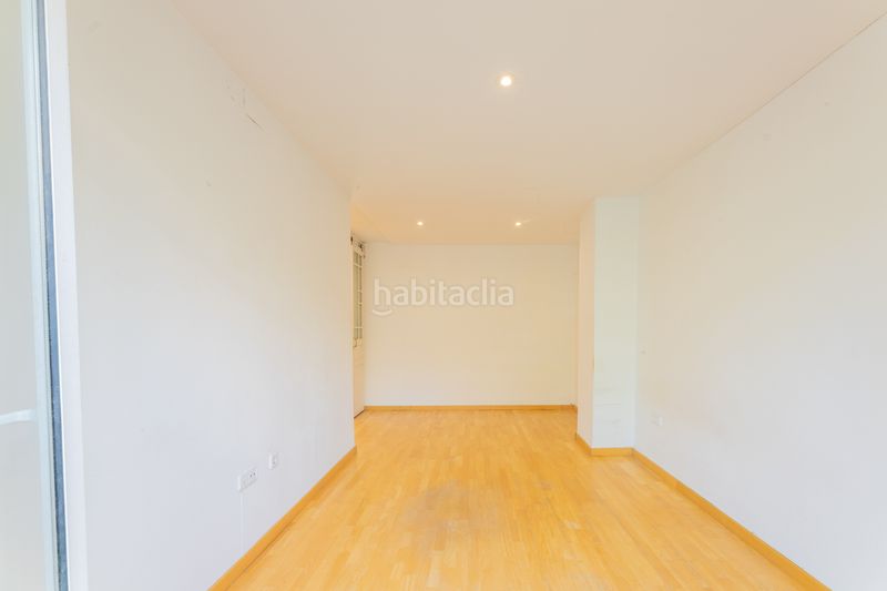 Foto ed54da10-4622-4e60-8472-dd24a4407530. Pis a La Petxina Valencia
