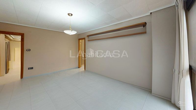 Foto a80480e4-8546-4ce5-a0a7-fdaf70864c10. Pis a Camí Fondo Valencia