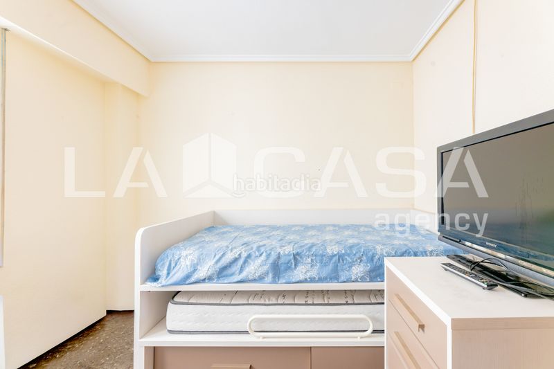 Foto d9d3d299-6053-477c-b759-2ca1c8e08935. Pis a Camí Fondo Valencia