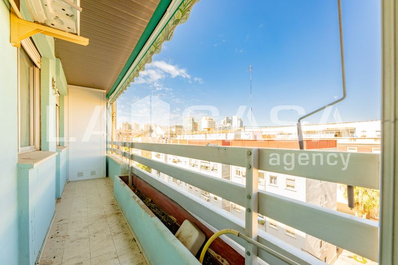 Foto e86a9807-a429-4593-8d66-63f5f635b5a7. Pis a Camí Fondo Valencia