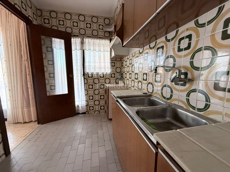 Piso  en  Carrer del poeta altet 21. ¡oportunidad con balcón y ascensor!