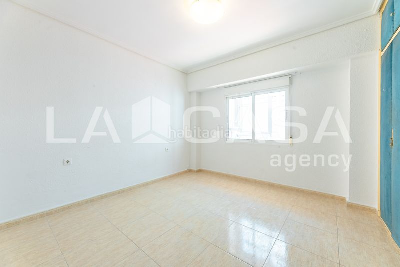 Foto 44e01d3e-d322-45bd-99fe-b62d896b1d82. Pis a Ciutat Jardí Valencia