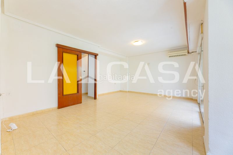 Foto e5b4a9e7-1599-4307-8c75-4bfb4a6c5b71. Pis a Ciutat Jardí Valencia