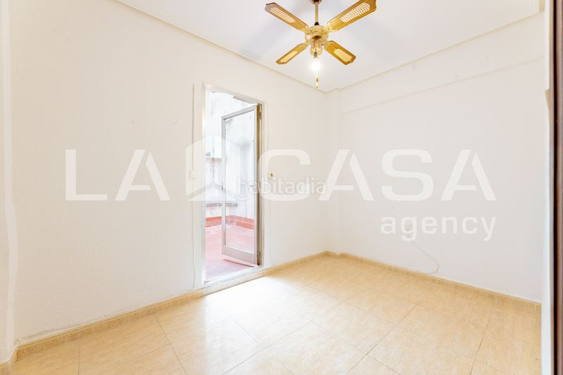 Foto fe5a5d34-8497-4696-9924-a02d74de9baa. Pis a Ciutat Jardí Valencia