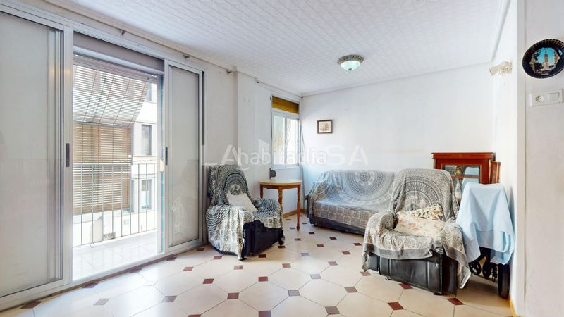 Foto f9020e4c-9d13-4259-9f40-2a5fccd6152c. Pis a Malva Rosa Valencia