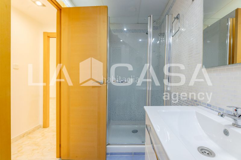 Foto 466d9db9-dbdd-4d6e-9c34-db752d4c37f5. Pis a carrer del poeta mas i ros 31 a Ciutat Jardí Valencia