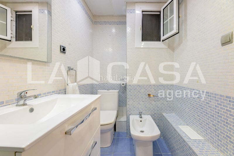 Foto 49fdbd6b-3394-46ce-b2a1-a2103b1439b2. Pis a carrer del poeta mas i ros 31 a Ciutat Jardí Valencia