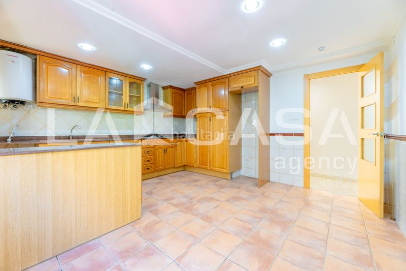 Foto a67e5984-701c-4b03-befc-337fe5d4e10e. Pis a carrer del poeta mas i ros 31 a Ciutat Jardí Valencia
