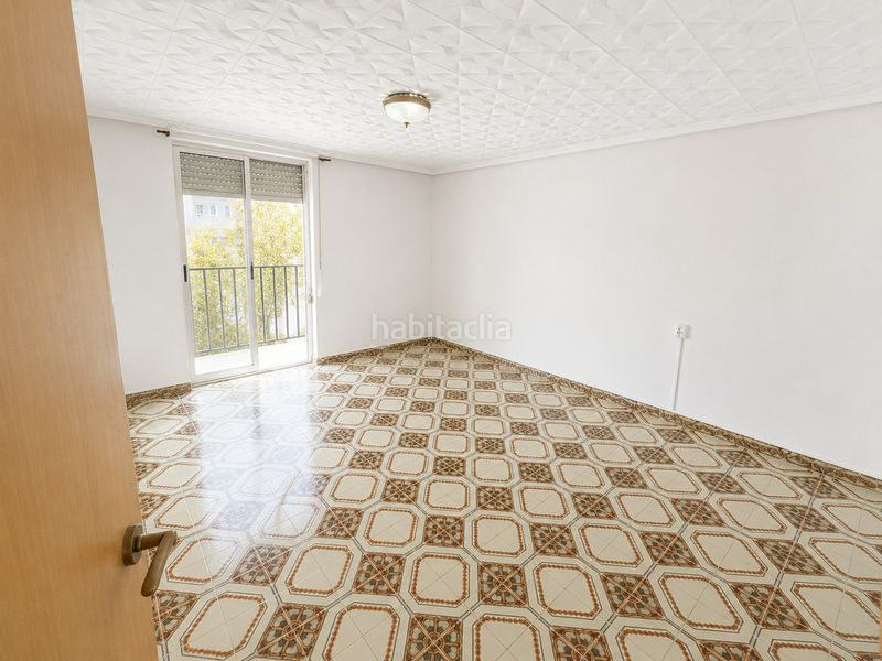 Foto f9aee8ff-9918-4847-a3c2-a11ee3b75baa. Pis a Trinitat Valencia