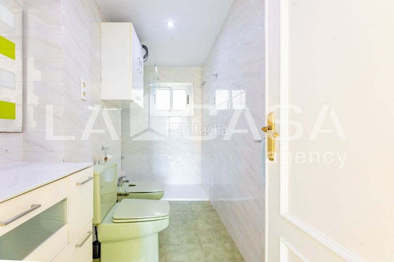 Foto f7e3f2aa-0e7d-4b0f-afdf-c61b55341d05. Pis a L´Illa Perduda Valencia