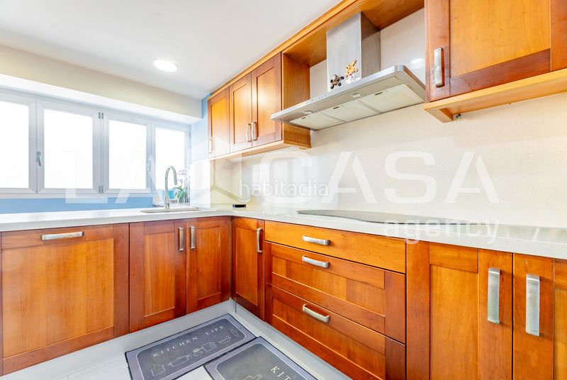 Foto deffa151-3bd5-43eb-b6dd-526d945c1e1e. Pis a Ciutat Jardí Valencia