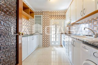 Flat  Calle campoamor. Piso en ciutat jardi