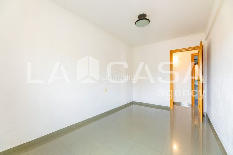 Foto facb46a9-d068-4776-a9e0-6bc88963a71a. Pis a L´Amistat Valencia