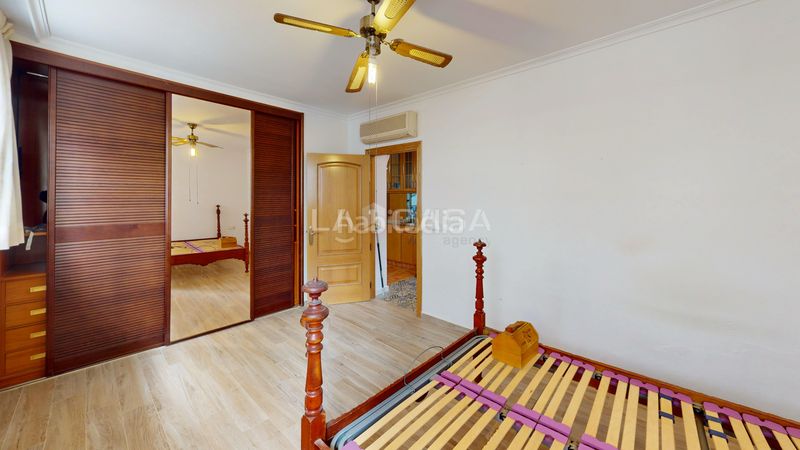 Foto bdd26a0b-e582-40f7-b94a-0afdd1bf7daa. Pis a Torrefiel Valencia