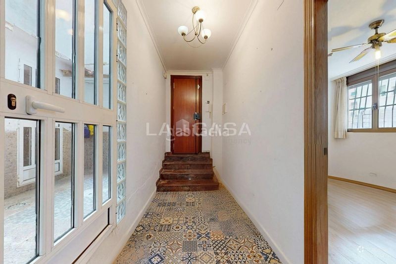 Foto f0eff088-a146-4896-a876-53fd7a4304b8. Pis a Torrefiel Valencia