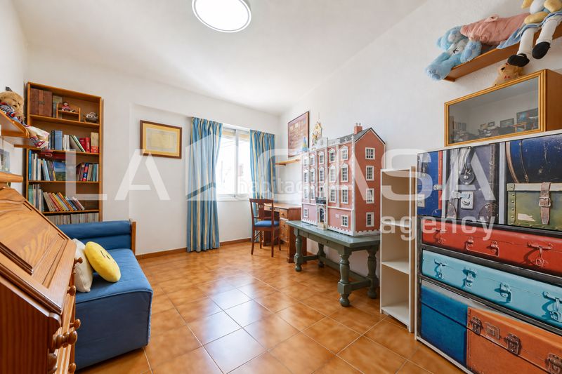 Foto a4b45608-7337-48d6-9679-433d05e8382d. Pis a Trinitat Valencia