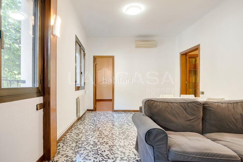 Foto c6a31f66-d514-42f8-b9b6-456e6c6c0e44. Pis a Beteró Valencia