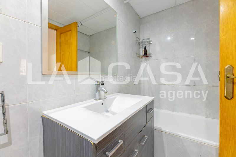 Foto cde7ac2d-3f95-42e8-bccd-577d812c658e. Pis amb aparcament a Trinitat Valencia