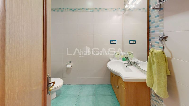 Foto 15ce0c5c-1d9d-4075-8498-e0b27854b582. Casa adossada a El Cabanyal-El Canyamelar Valencia