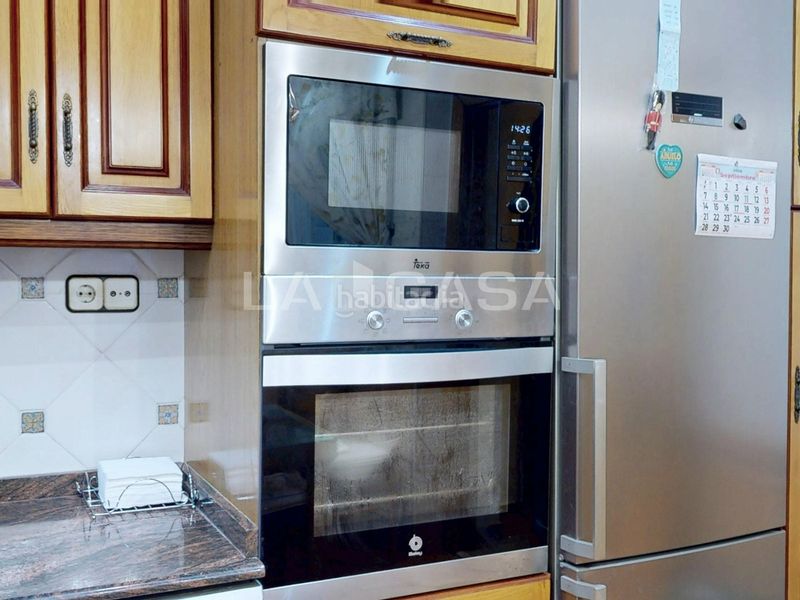 Foto 477ea0ed-0b9a-472f-bb7d-e58a38f3db09. Casa adossada a El Cabanyal-El Canyamelar Valencia