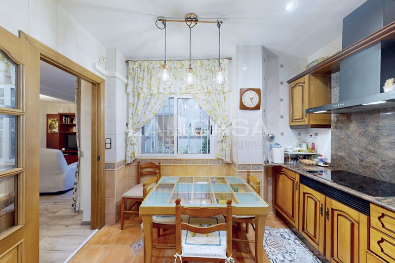 Foto 51ab914f-e217-4bba-a6e9-a82e327a25cf. Casa adossada a El Cabanyal-El Canyamelar Valencia