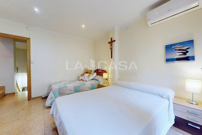 Foto 6c503997-4fa7-4bb6-9a0a-9199a5483134. Casa adossada a El Cabanyal-El Canyamelar Valencia