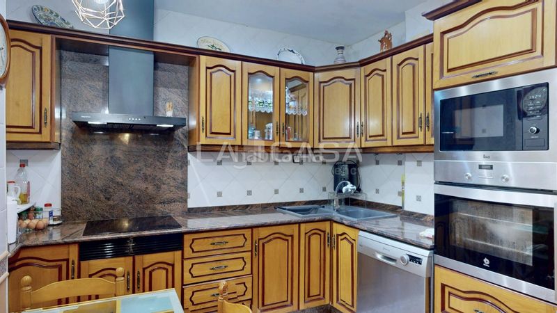 Foto 98b27cac-5d2d-4866-a65c-8d05c0f1d195. Casa adossada a El Cabanyal-El Canyamelar Valencia