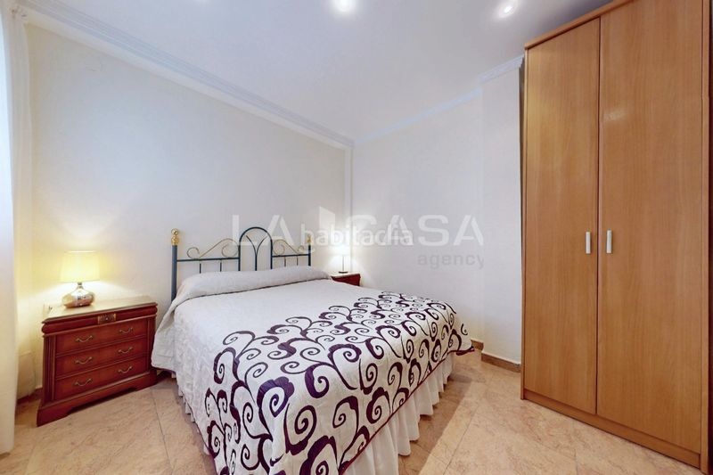 Foto 9dfd0306-d85b-48ca-bd35-e3e5a23d6d4d. Casa adossada a El Cabanyal-El Canyamelar Valencia