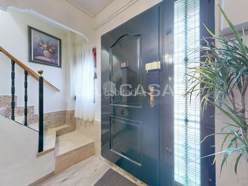 Foto cea8aa91-c65c-40f2-9f86-997da1330ddc. Casa adossada a El Cabanyal-El Canyamelar Valencia