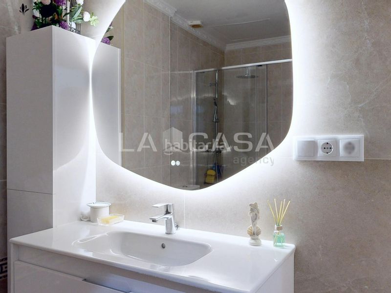Foto cf51e4d0-6ac3-4a97-9d79-f81587d92c96. Casa adossada a El Cabanyal-El Canyamelar Valencia