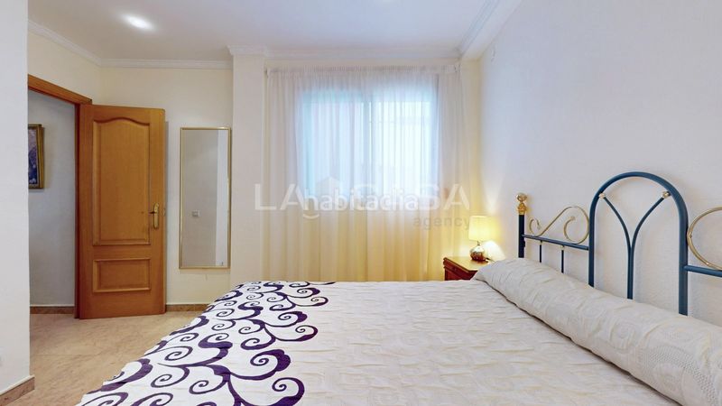 Foto daeace6f-0418-4a5d-9395-95404b537fe0. Casa adossada a El Cabanyal-El Canyamelar Valencia