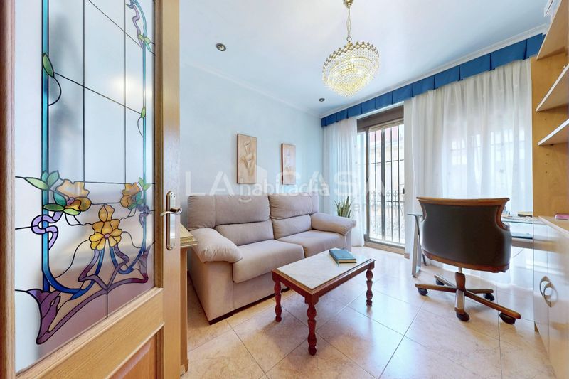 Foto f23671aa-5f32-408d-80d2-57f8710831a0. Casa adossada a El Cabanyal-El Canyamelar Valencia