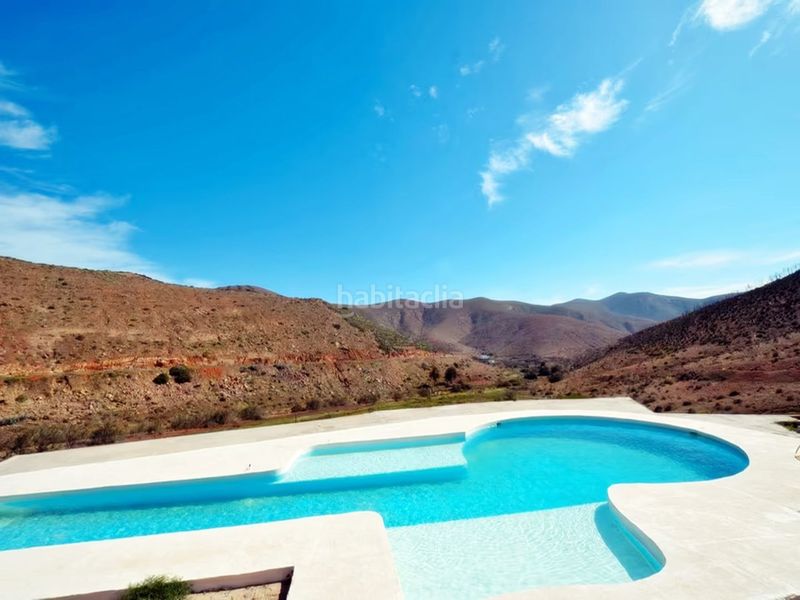 Foto 748fafce-fa62-478b-81ba-b0774374f644. Masia amb piscina a Betancuria